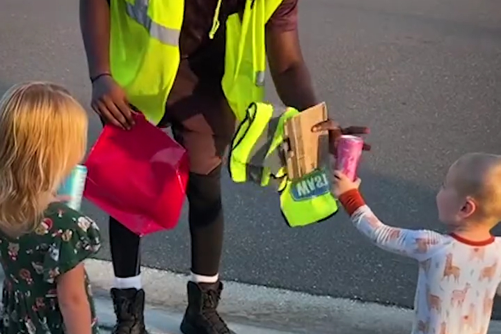 Lời Tạm Biệt Của Chú Thu Gom Rác Với Những Fan Trung Thành