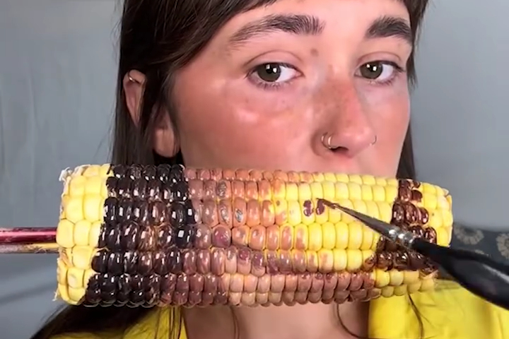 Biến Mất Sau Bắp Ngô