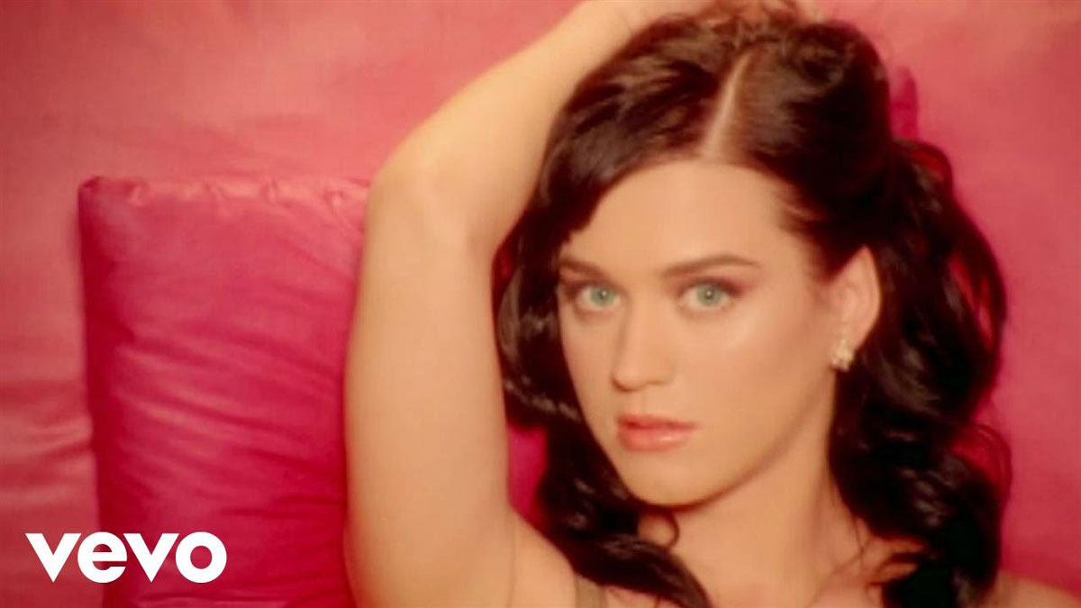 Lời dịch I Kissed a Girl – Katy Perry