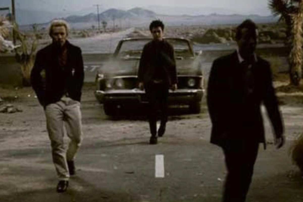 Lời dịch Boulevard of Broken Dreams - Green Day