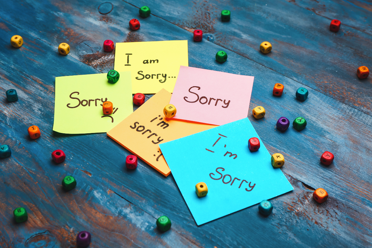 Phân biệt cách dùng "I'm sorry" và "I apologize"