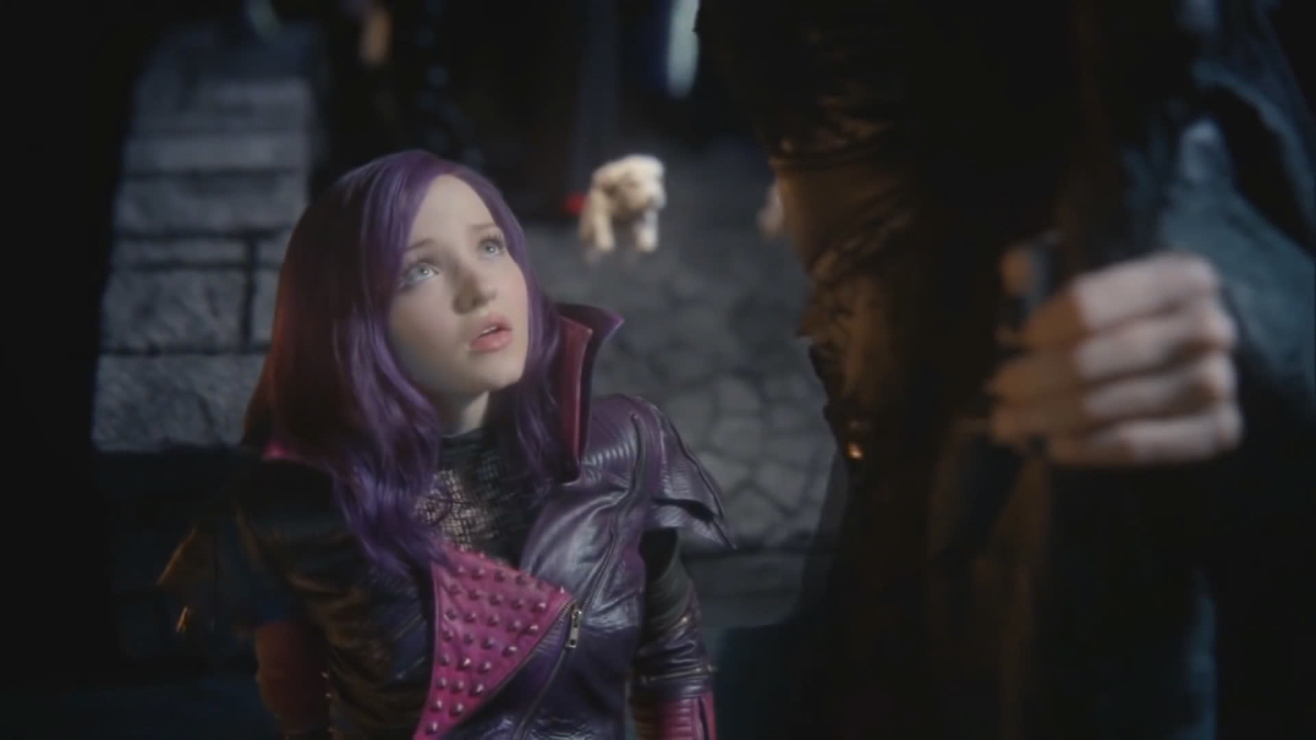 Lời dịch Evil Like Me (Descendants) - Kristin Chenoweth & Dove Cameron - ảnh 1