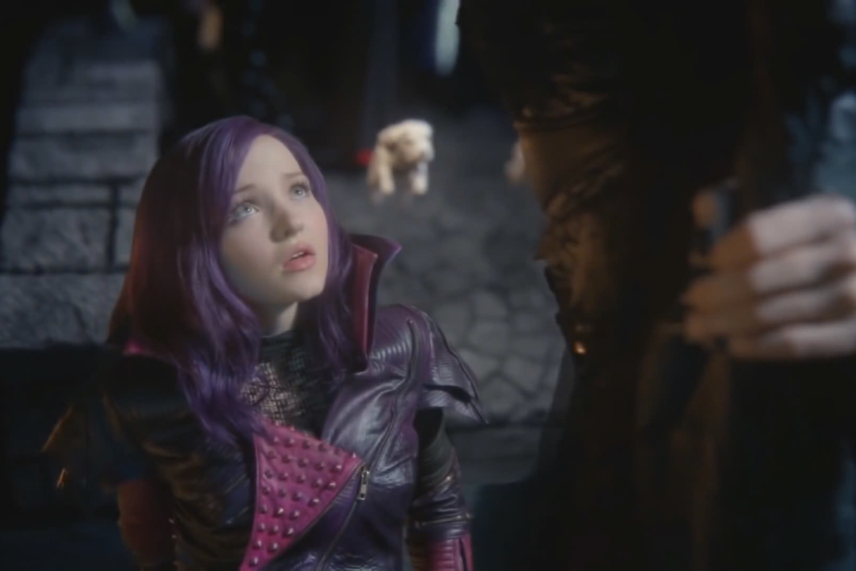 Lời dịch Evil Like Me (Descendants) - Kristin Chenoweth & Dove Cameron