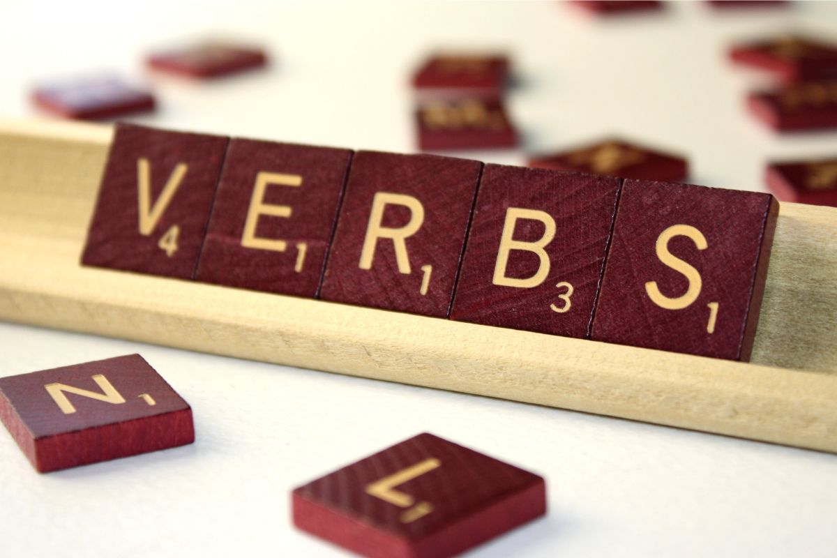 Ambitransitive verbs