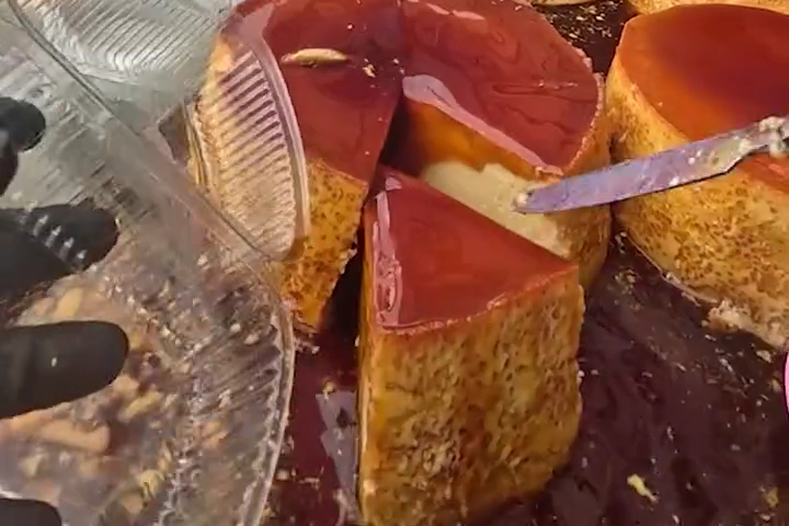 Anh Chàng Cắt Bánh 10 Miếng Như 1