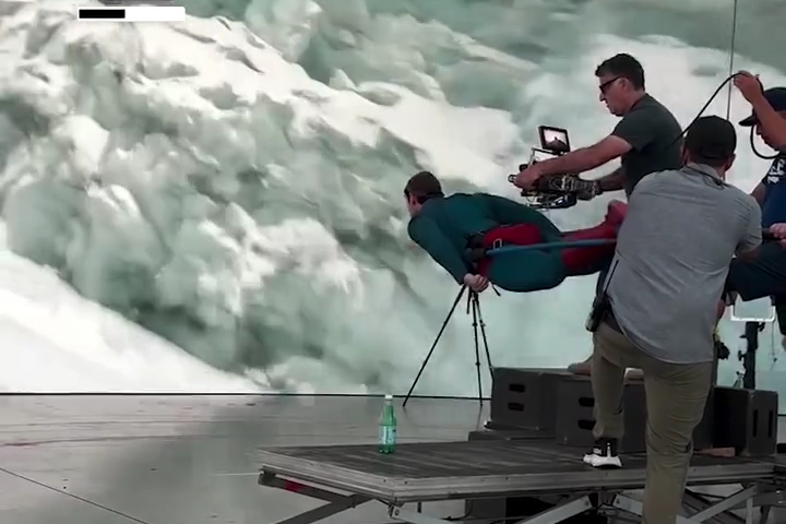 Thì Ra Đây Là Cách Siêu Nhân Bay Lượn Trong Phim