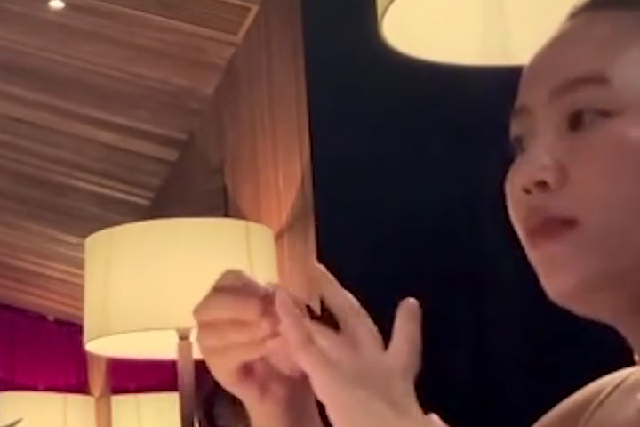 Màn Cầu Hôn Bình Thản Nhất Từ Trước Đến Giờ