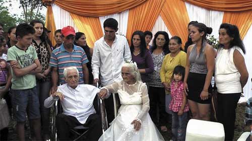 Jose Manuel Riella cưới cụ Martina Lopez sau khi sống 80 năm chung sống - iJose Manuel Riella marries Martina Lopez after living 80 years in sin
