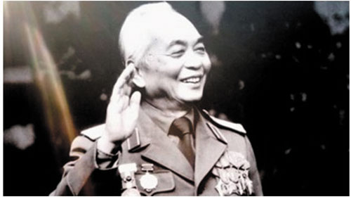 Đại Tướng Giáp vị đại tướng huyền thoại đã qua đời - Legendary General Giap passes away

