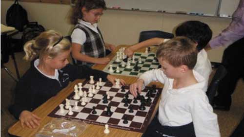 Cờ vua là môn thể thao tuyệt vời - Chess is a wonderful sport
